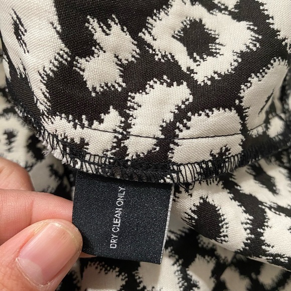 W118 By Walter Baker Reba Dress
SIZE MEDIUM - Picture 11 of 15